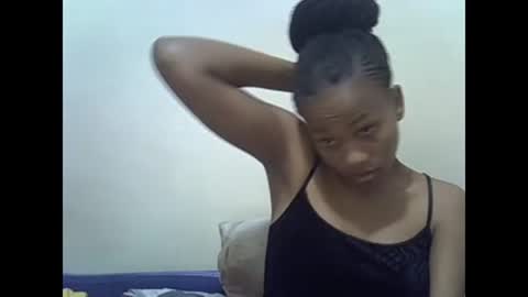 Snapshot of prettyqueenn1 chatting on 11, 1, 2025 sharon online show from 11, 1, 2025