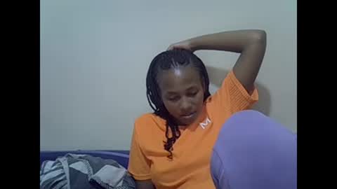 Snapshot of prettyqueenn1 chatting on 11, 1, 2025 sharon online show from 11, 1, 2025