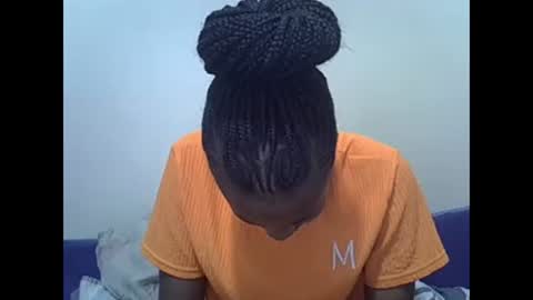 Snapshot of prettyqueenn1 chatting on 12, 1, 2025 sharon online show from 12, 1, 2025