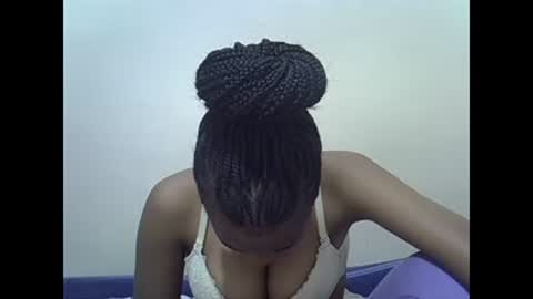 Snapshot of prettyqueenn1 chatting on 13, 1, 2025 sharon online show from 13, 1, 2025