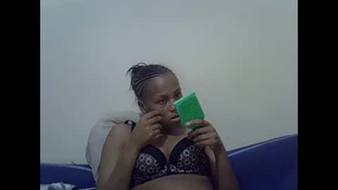 Snapshot of prettyqueenn1 chatting on 21, 1, 2025 sharon online show from 21, 1, 2025