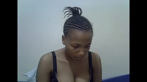 Snapshot of prettyqueenn1 chatting on 28, 1, 2025 sharon online show from 28, 1, 2025