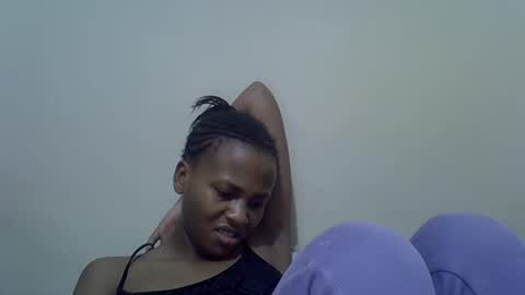 Snapshot of prettyqueenn1 chatting on 4, 2, 2025 sharon online show from 4, 2, 2025