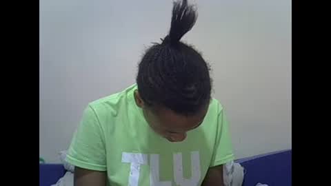 Snapshot of prettyqueenn1 chatting on 14, 2, 2025 sharon online show from 14, 2, 2025