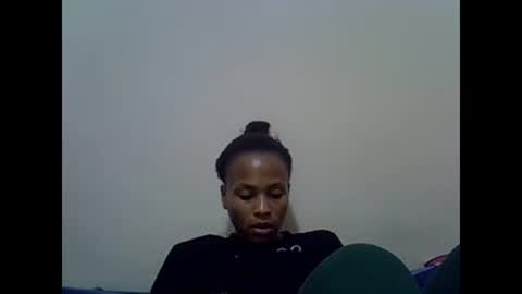 Snapshot of prettyqueenn1 chatting on 24, 2, 2025 sharon online show from 24, 2, 2025