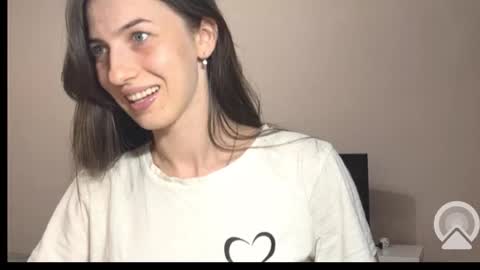 Snapshot of prettyyy_angel chatting on 19, 9, 2025 prettyyy_angel online show from 19, 9, 2025