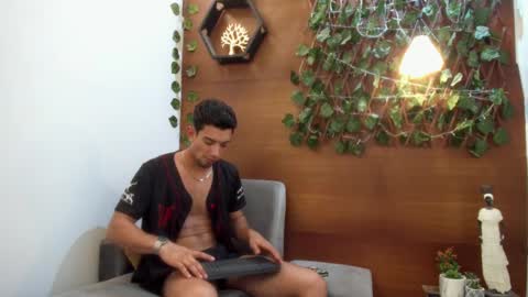 Snapshot of prince_arthur77 chatting on 10, 1, 2025 prince_arthur77 online show from 10, 1, 2025