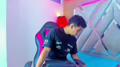 prince_arthur77 online show from 15, 4, 2026