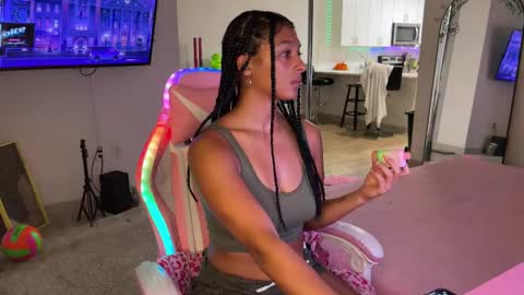Snapshot of princess_cece chatting on 27, 9, 2025 Cece NEXT LIVESTREAM -- DEC. 4th 7 PM CST online show from 27, 9, 2025