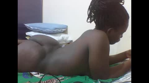 Snapshot of princess_cutie chatting on 27, 11, 2025 princess online show from 27, 11, 2025