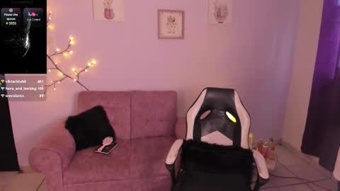 Snapshot of princess_foxxxy1 chatting on 21, 12, 2025 Paula Princess online show from 21, 12, 2025