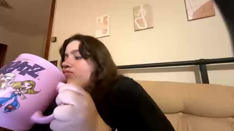 Snapshot of princesslaylaa chatting on 17, 10, 2025 princessviccxo online show from 17, 10, 2025