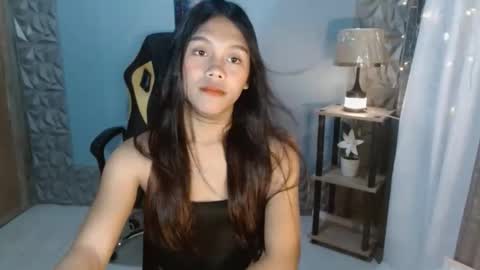 Snapshot of princessrynn chatting on 5, 12, 2025 princessrynn online show from 5, 12, 2025