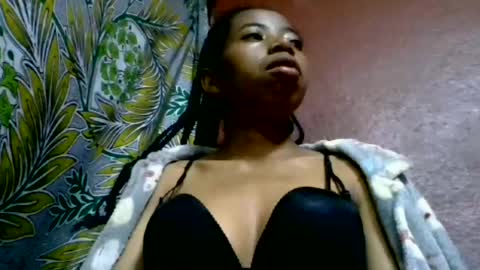 Snapshot of prisca880319 chatting on 2, 7, 2026 prisca880319 online show from 2, 7, 2026