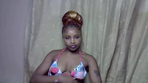 Snapshot of priya_queen chatting on 8, 5, 2026 priya_queen online show from 8, 5, 2026