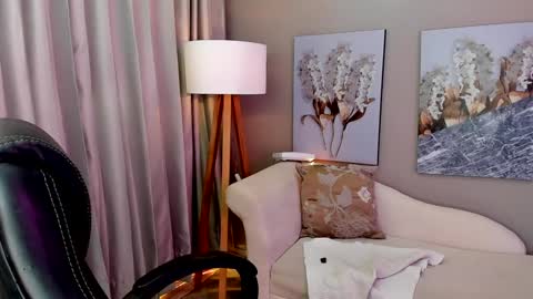 Snapshot of priya_rose chatting on 17, 12, 2024 Priya Rose online show from 17, 12, 2024