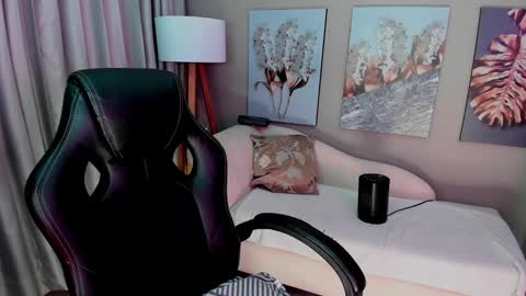 Snapshot of priya_rose chatting on 4, 11, 2025 Priya Rose online show from 4, 11, 2025