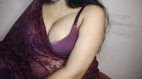 Snapshot of priyu_ chatting on 17, 11, 2025 priyu_ online show from 17, 11, 2025