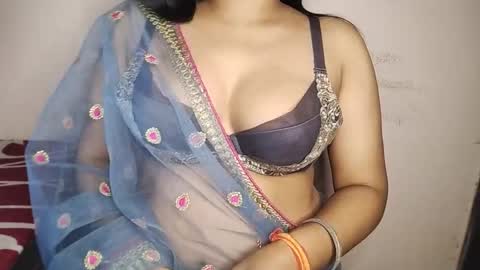 Snapshot of priyu_ chatting on 19, 11, 2025 priyu_ online show from 19, 11, 2025