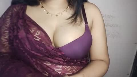 Snapshot of priyu_ chatting on 16, 12, 2025 priyu_ online show from 16, 12, 2025