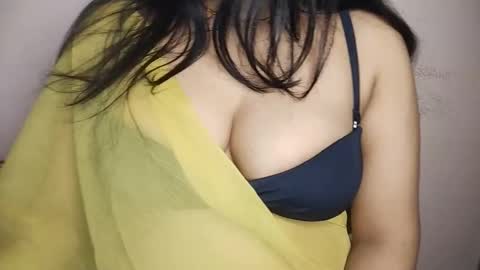 Snapshot of priyu_ chatting on 19, 12, 2025 priyu_ online show from 19, 12, 2025