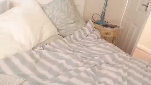 Snapshot of propercharlie007 chatting on 9, 10, 2025 silk and satin beermonster online show from 9, 10, 2025