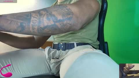 Snapshot of proudlyblack30 chatting on 14, 12, 2025 sergeant. online show from 14, 12, 2025