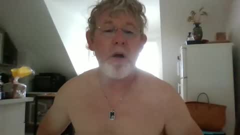 Snapshot of ptitrouquin chatting on 17, 9, 2025 ptitrouquin online show from 17, 9, 2025