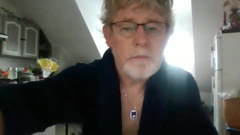 Snapshot of ptitrouquin chatting on 25, 11, 2025 ptitrouquin online show from 25, 11, 2025