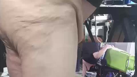 Snapshot of pudgy75 chatting on 17, 10, 2025 pudgy online show from 17, 10, 2025