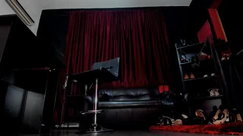Snapshot of puffy_love chatting on 21, 12, 2024 MissPuffyLove online show from 21, 12, 2024
