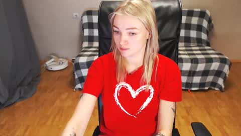 Snapshot of puma_ma chatting on 11, 1, 2025 Polly online show from 11, 1, 2025