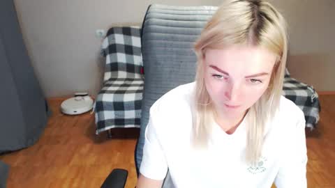 Snapshot of puma_ma chatting on 25, 11, 2025 Polly online show from 25, 11, 2025