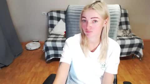 Snapshot of puma_ma chatting on 29, 11, 2025 Polly online show from 29, 11, 2025