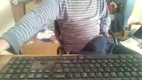 Snapshot of pup_y chatting on 27, 10, 2025 pup_y online show from 27, 10, 2025