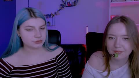 Snapshot of pure_radiance chatting on 29, 4, 2026 Ask me3 online show from 29, 4, 2026