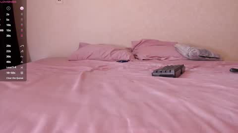 puredesire_ online show from 10, 10, 2025