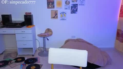 Snapshot of purepleasure25 chatting on 15, 5, 2026 purepleasure25 online show from 15, 5, 2026