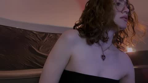 Snapshot of purity_ring chatting on 23, 1, 2025 Marie online show from 23, 1, 2025