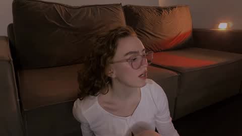 Snapshot of purity_ring chatting on 6, 2, 2025 Marie online show from 6, 2, 2025