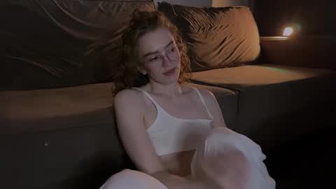 Snapshot of purity_ring chatting on 15, 2, 2025 Marie online show from 15, 2, 2025