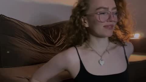 Snapshot of purity_ring chatting on 15, 2, 2025 Marie online show from 15, 2, 2025