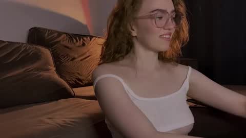 Snapshot of purity_ring chatting on 8, 3, 2025 Marie online show from 8, 3, 2025