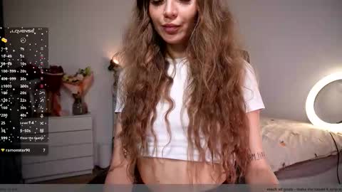 Snapshot of purple_baby chatting on 7, 11, 2025 Sasha wait you here 6 of November. will celebrate my B- day online show from 7, 11, 2025