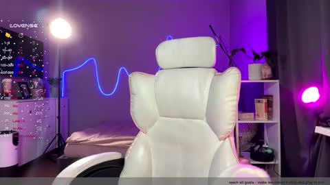 Sasha  wait you here 6 of November. will celebrate my B- day online show from 19, 11, 2025