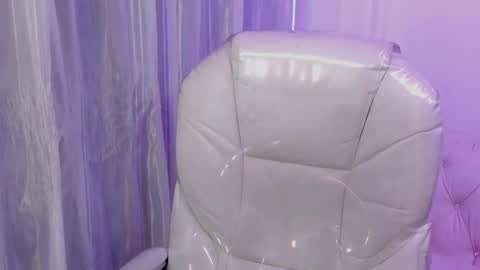 Snapshot of purple_slut_ chatting on 7, 3, 2025 Anna online show from 7, 3, 2025
