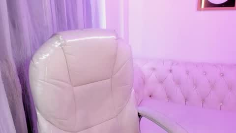Snapshot of purple_slut_ chatting on 12, 3, 2025 Anna online show from 12, 3, 2025