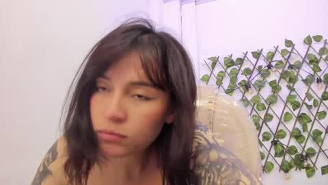 Snapshot of purple_slut_ chatting on 8, 9, 2025 Anna online show from 8, 9, 2025