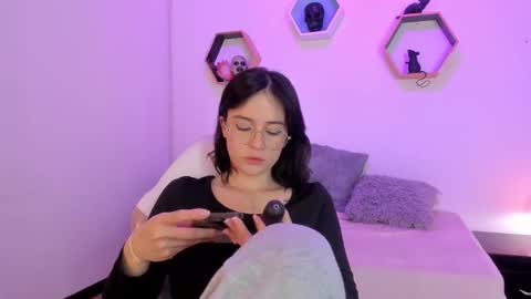 Snapshot of purple_slut_ chatting on 20, 10, 2025 Anna online show from 20, 10, 2025