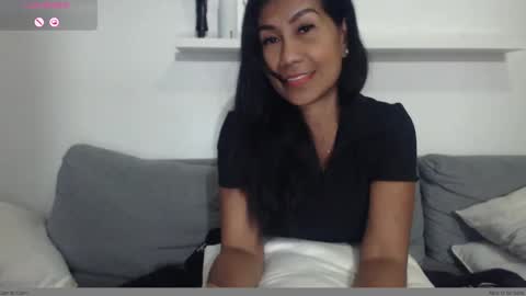 Snapshot of pussycash chatting on 28, 2, 2025 POCCA online show from 28, 2, 2025